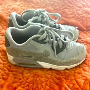 Nike air Max Kids Gray Sneakers Sz 12